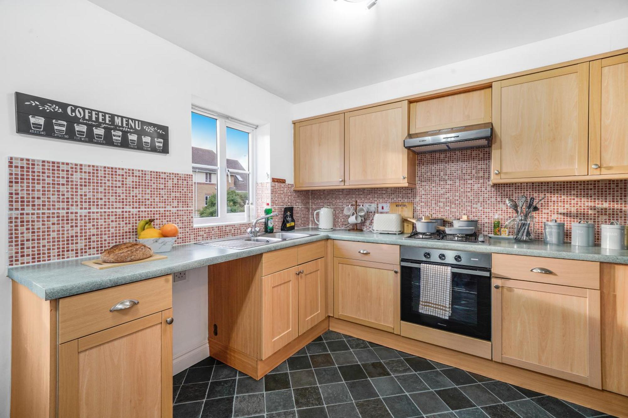 Station & Shops 3Min Walk I Heathrow 15 Mins I X2 Ensuites I Parking X2 Langley Marish Exterior photo
